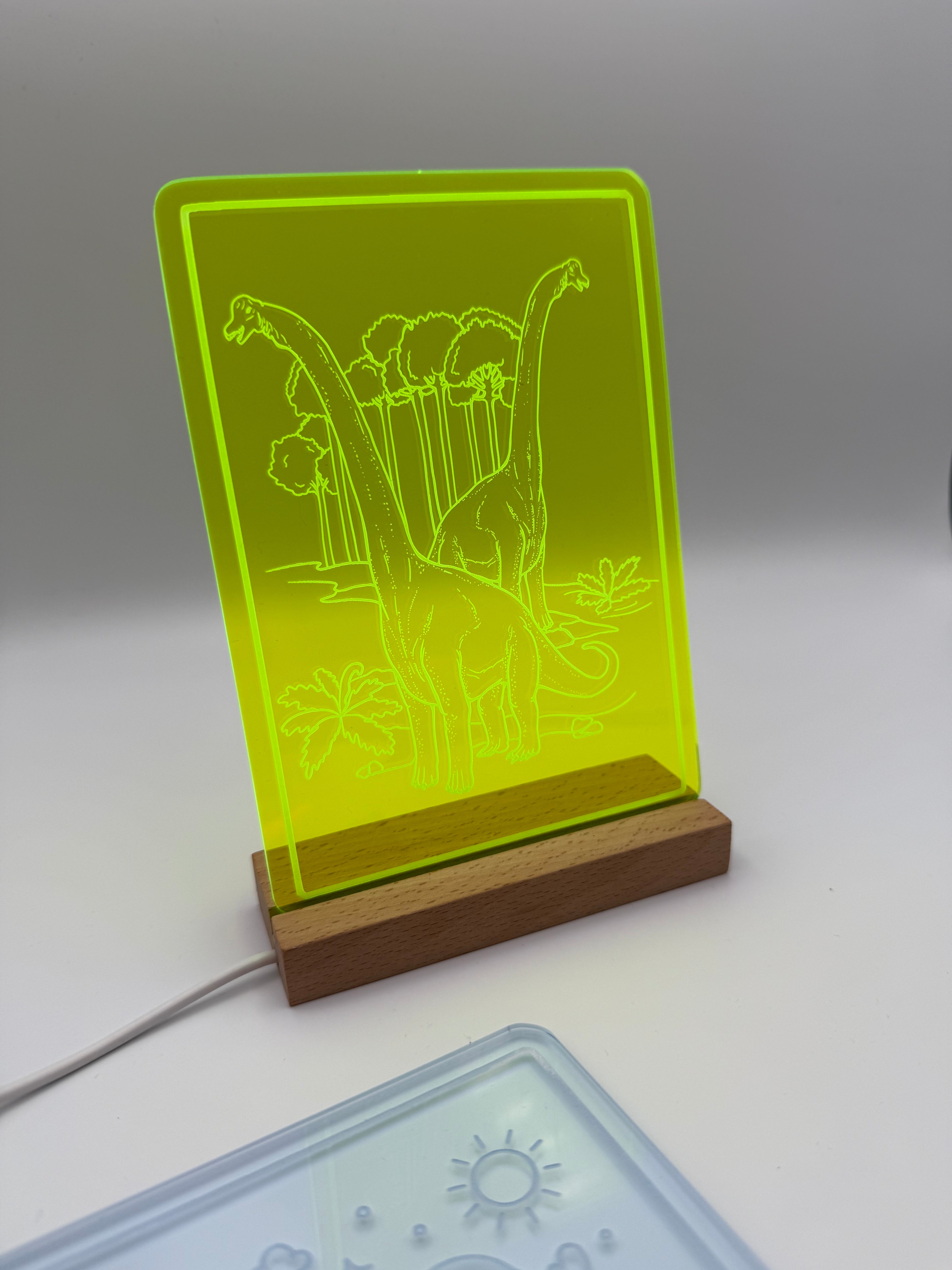 LED Nachtlicht für Kinder mit Namen – Personalisierte Acryl Lampe mit Holzsockel – Geschenk Babyzimmer, Einschulung, Geburtstag