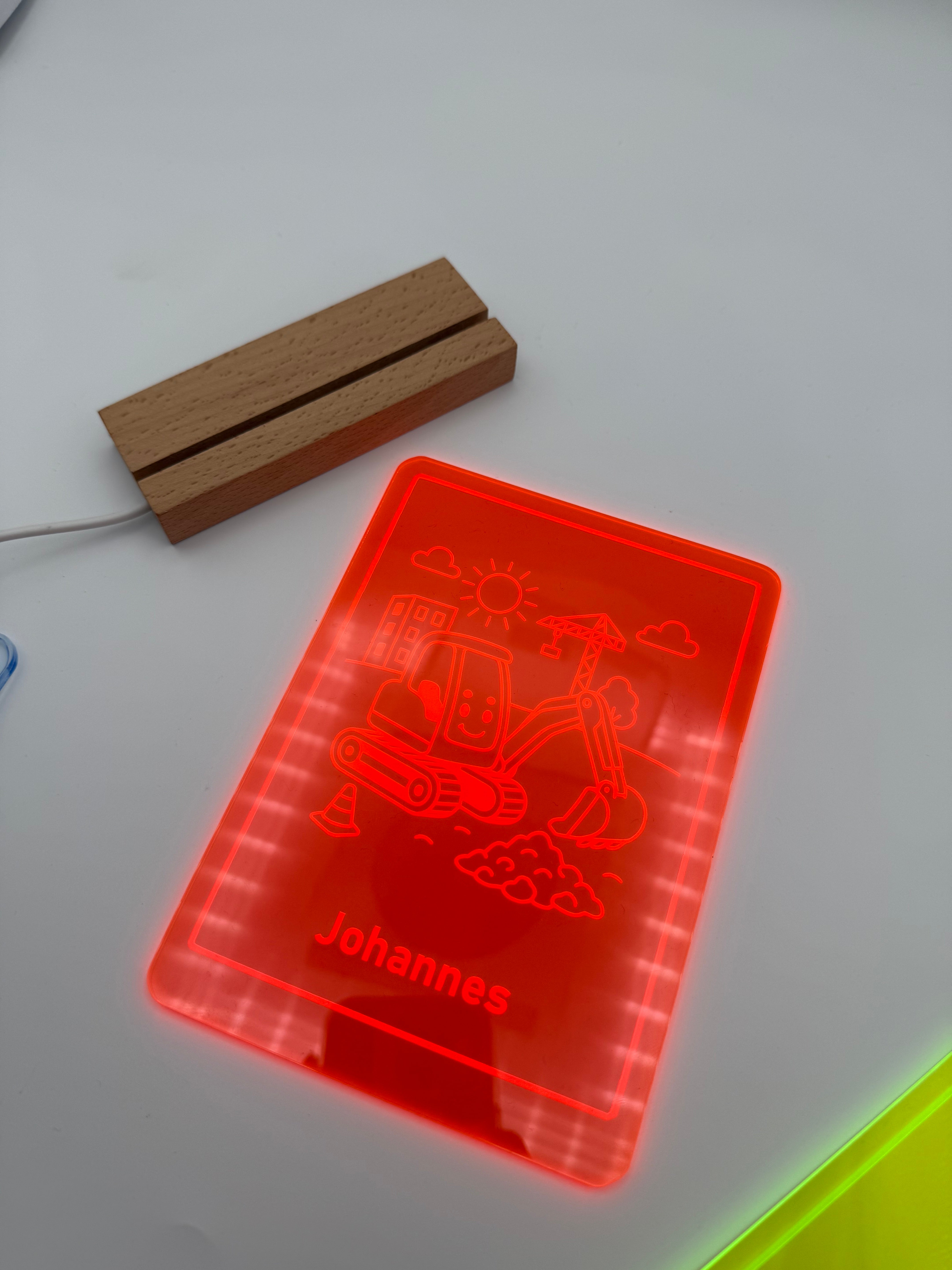 LED Nachtlicht für Kinder mit Namen – Personalisierte Acryl Lampe mit Holzsockel – Geschenk Babyzimmer, Einschulung, Geburtstag