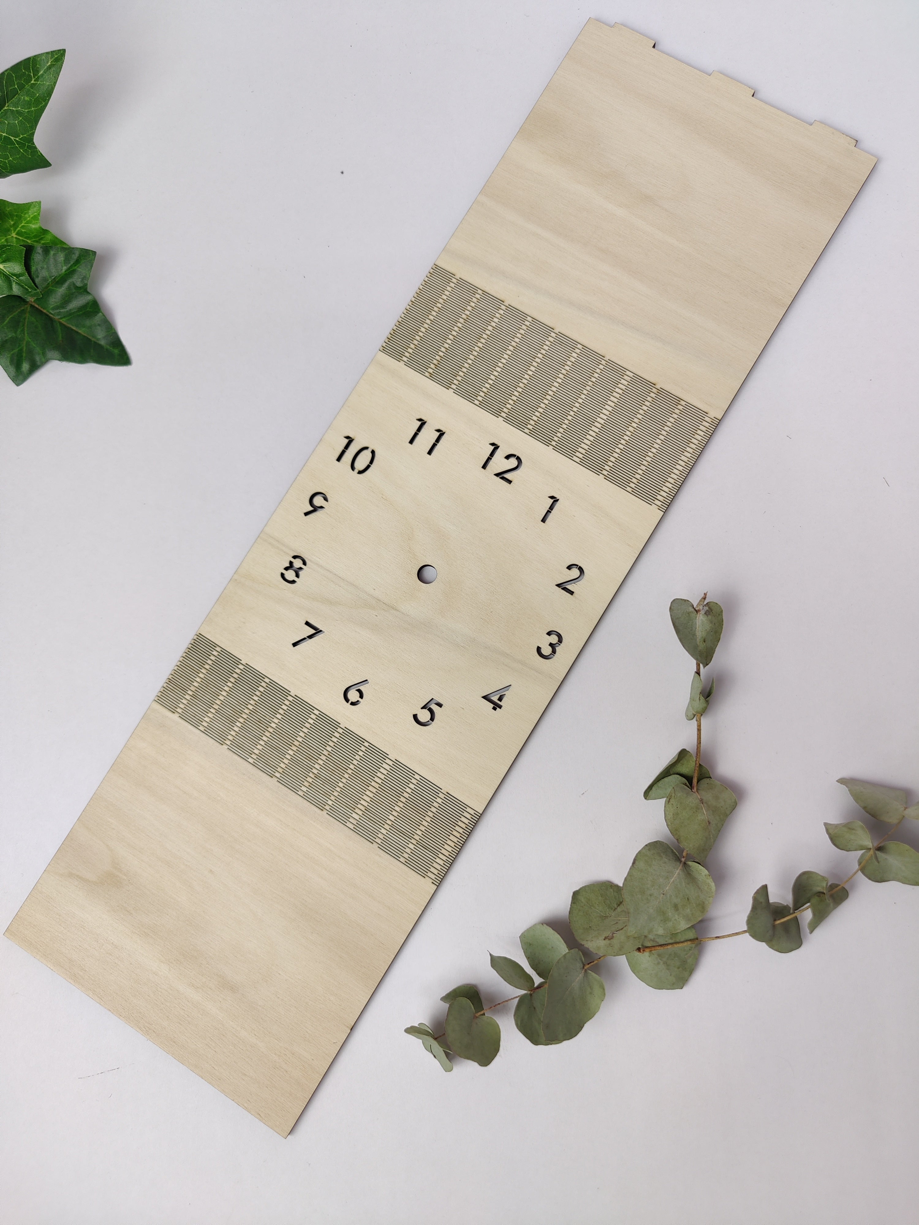 Artboard table clock