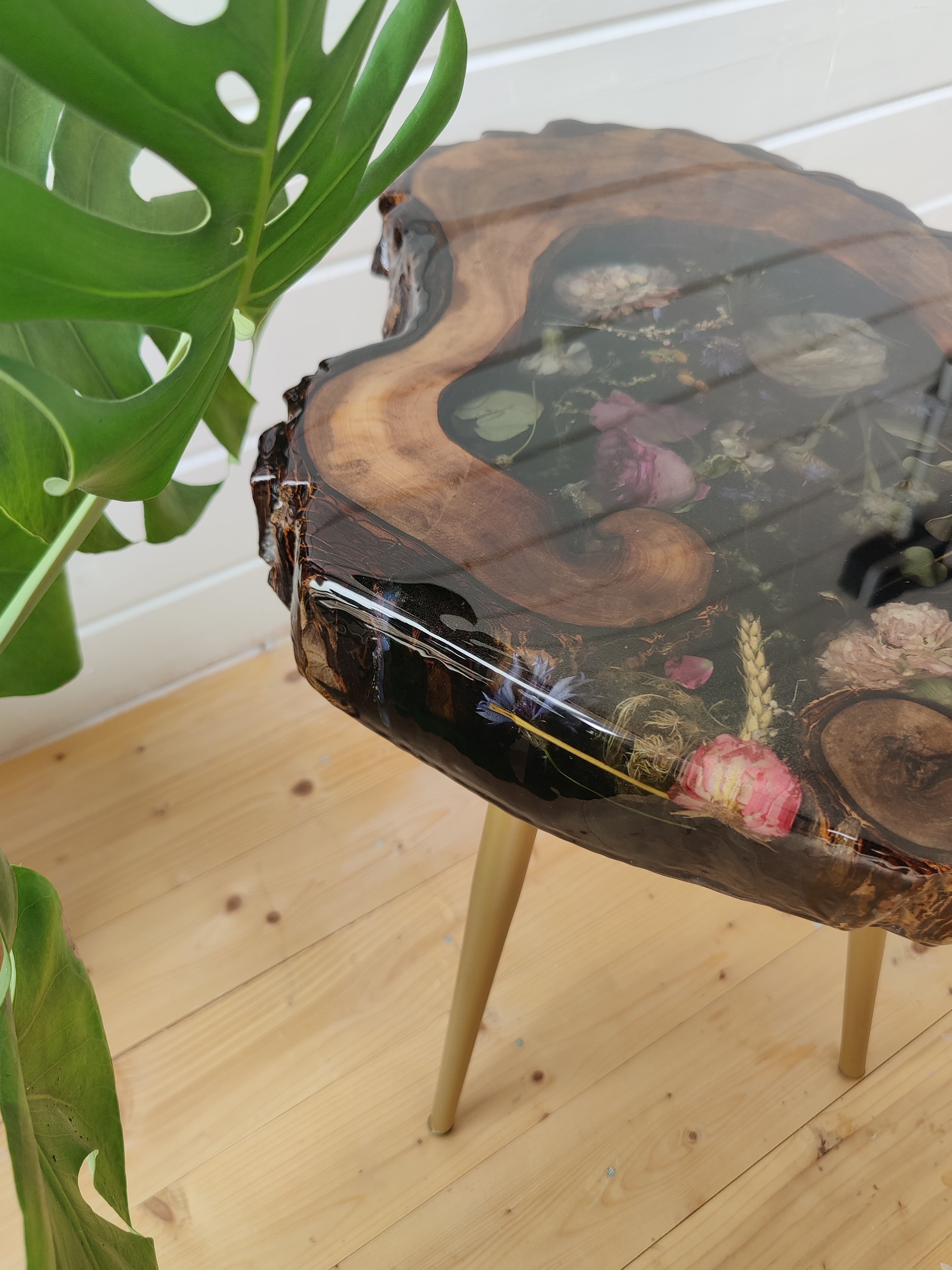 Set Beistelltische aus Walnuss und Blumen