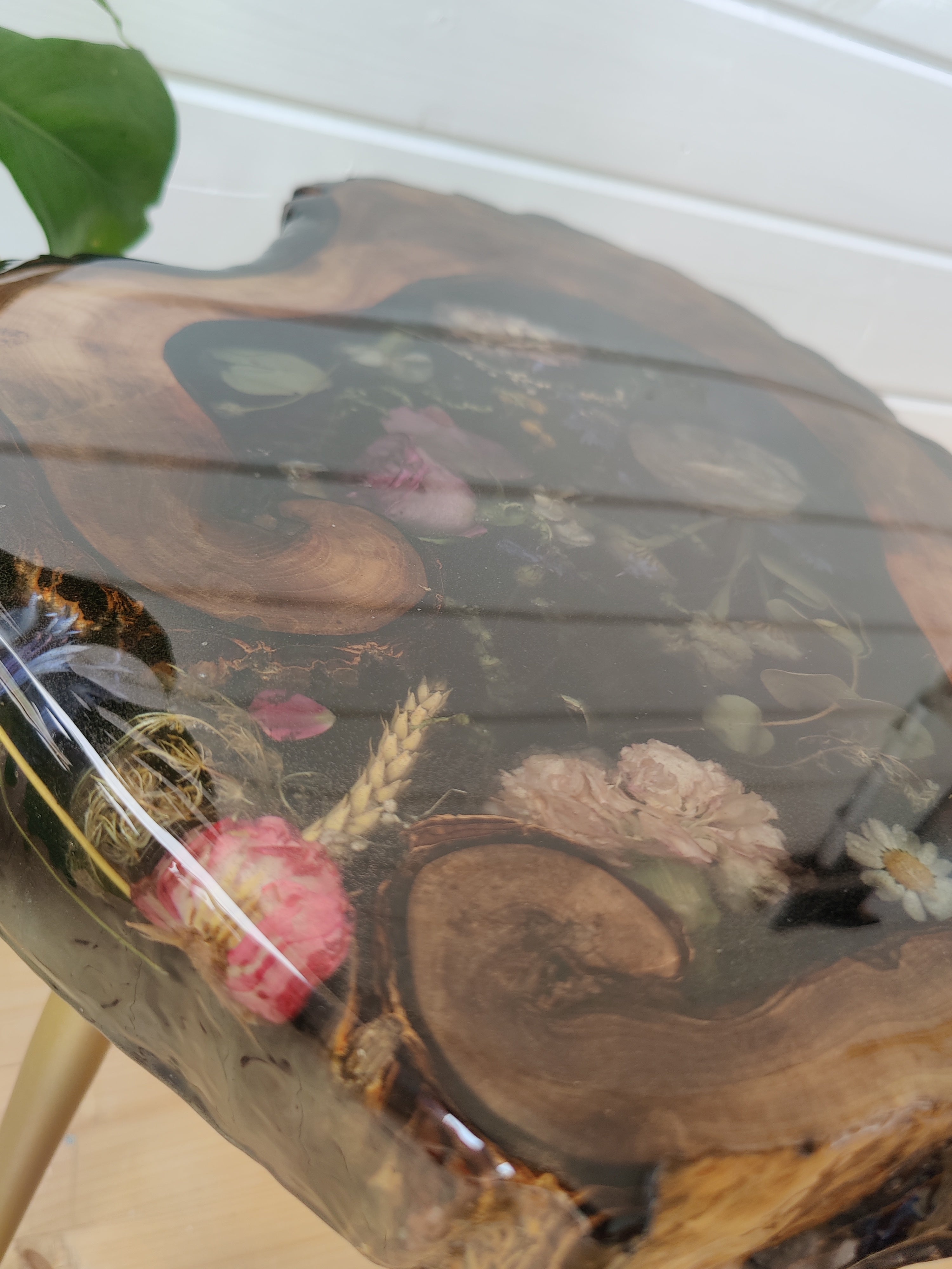 Set Beistelltische aus Walnuss und Blumen