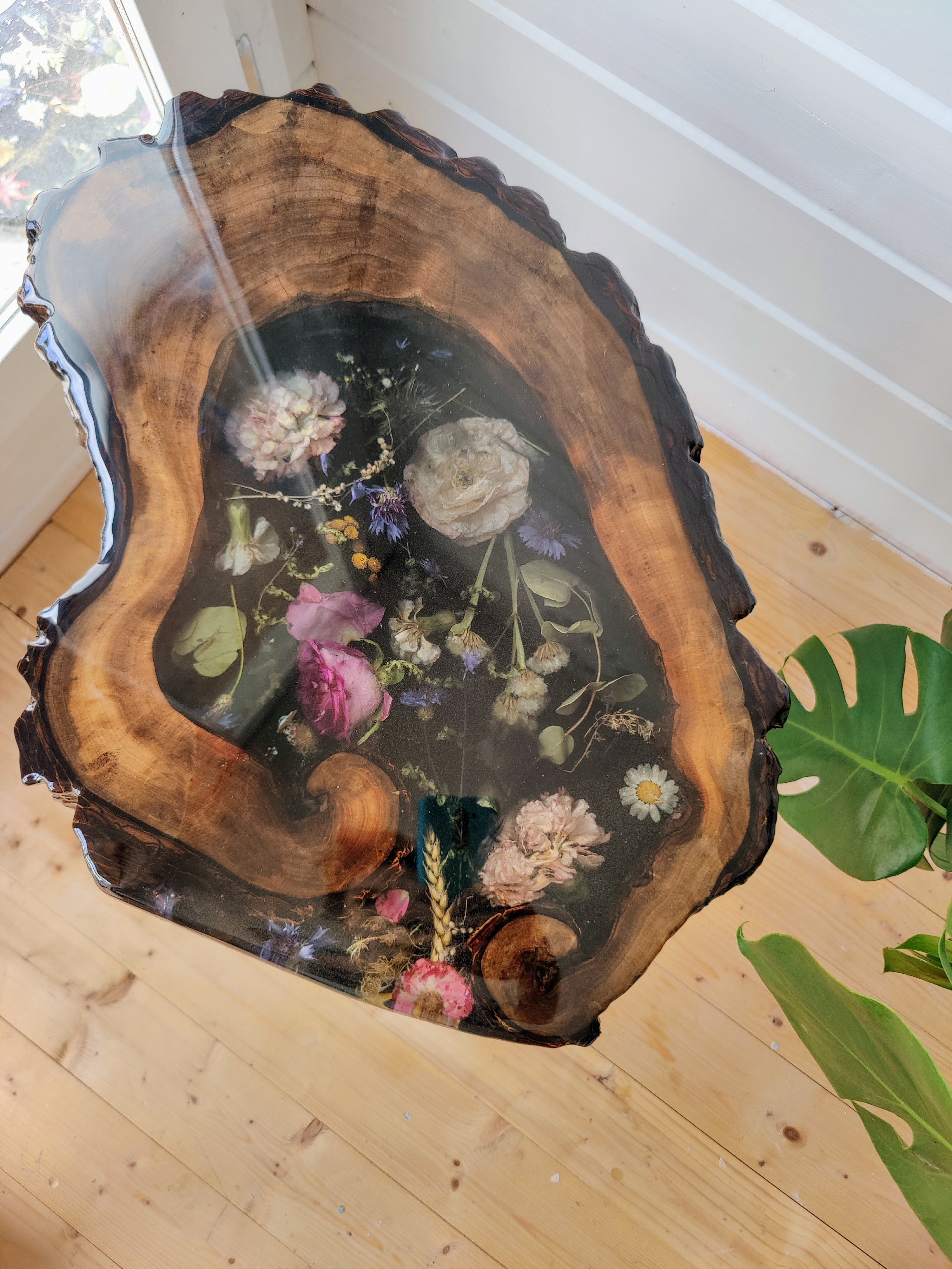 Set Beistelltische aus Walnuss und Blumen