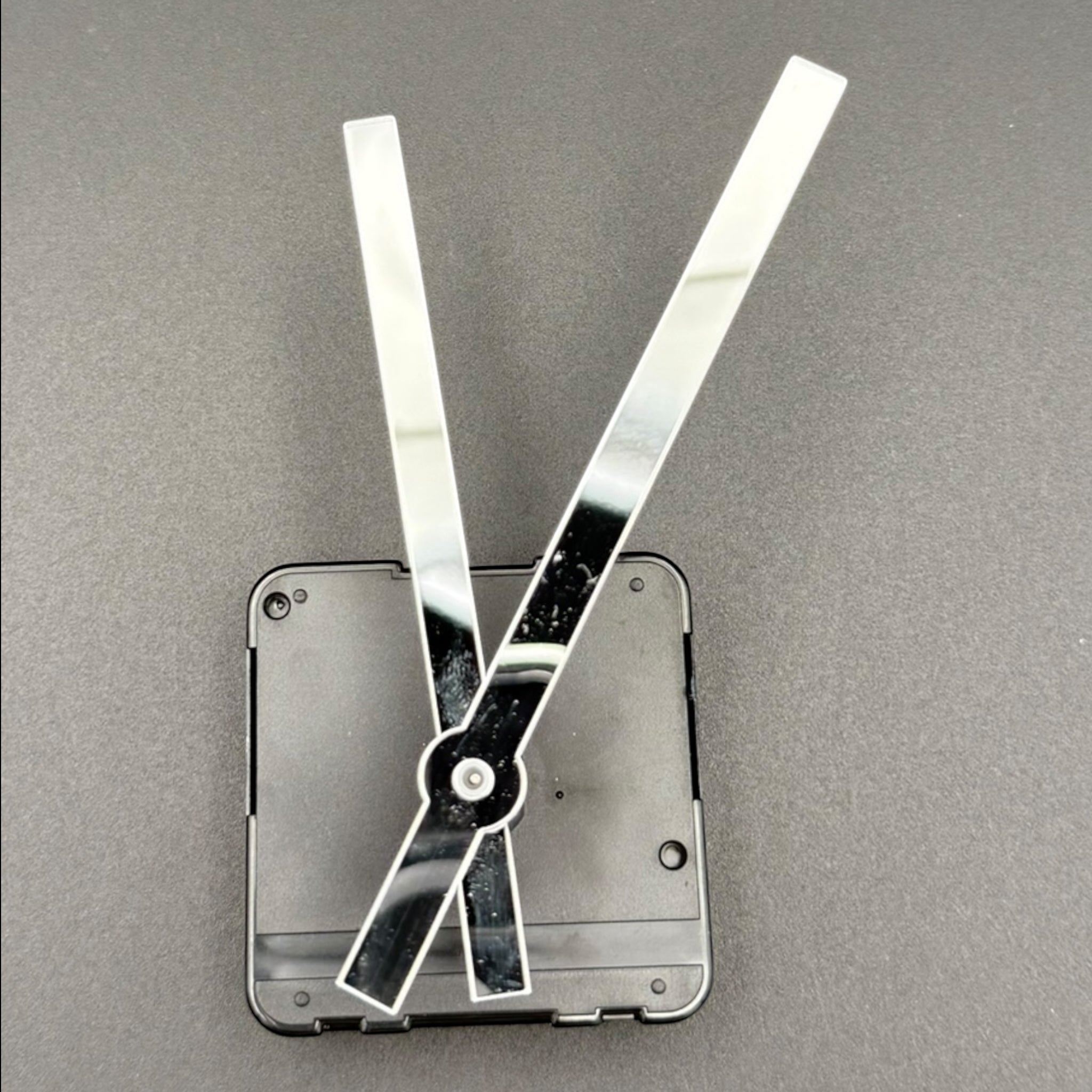 Uhrzeiger "Klassik" aus Spiegelacryl