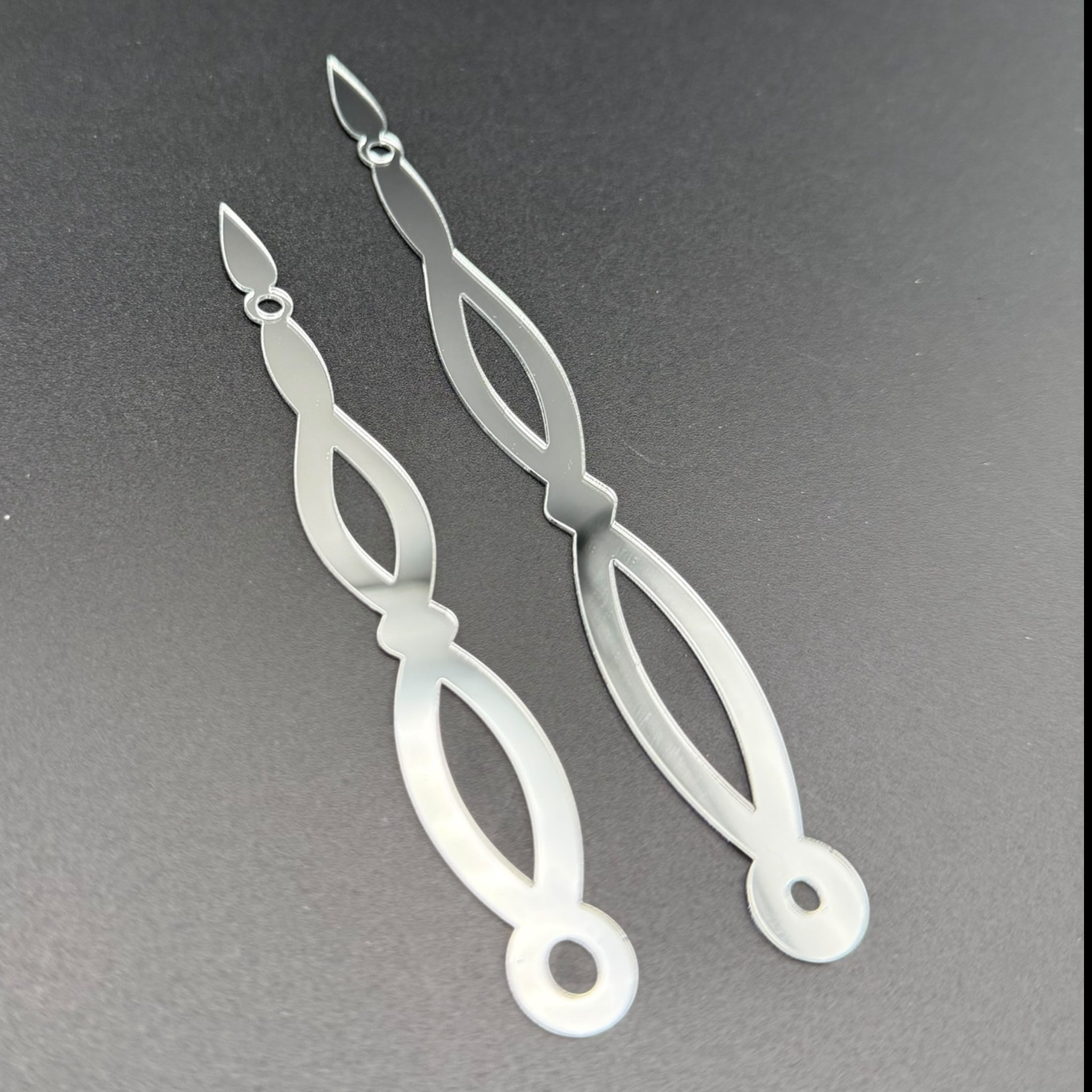 Spiegelacryl Uhrenzeiger – Filigranes Mandala-Design für DIY-Uhren