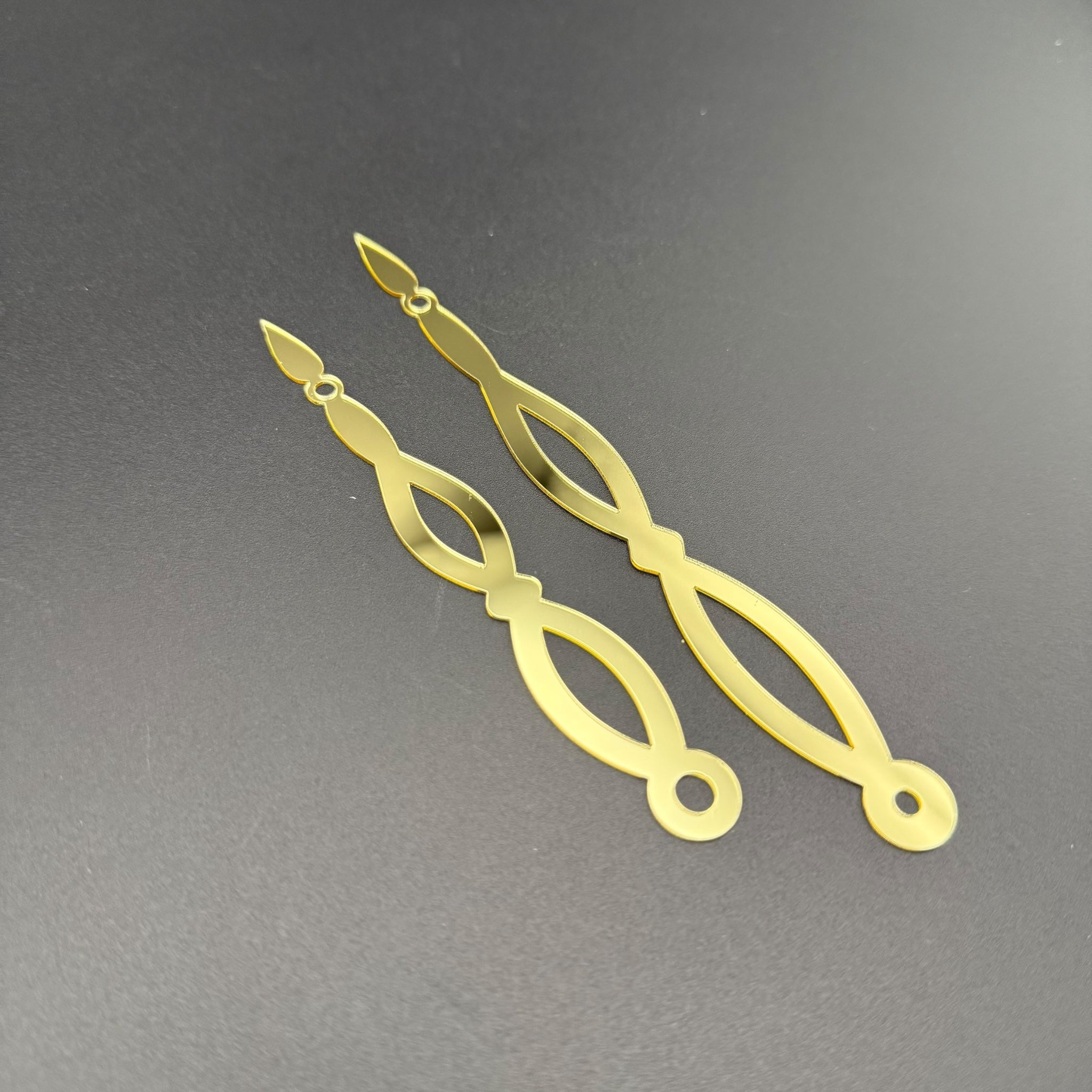 Spiegelacryl Uhrenzeiger – Filigranes Mandala-Design für DIY-Uhren