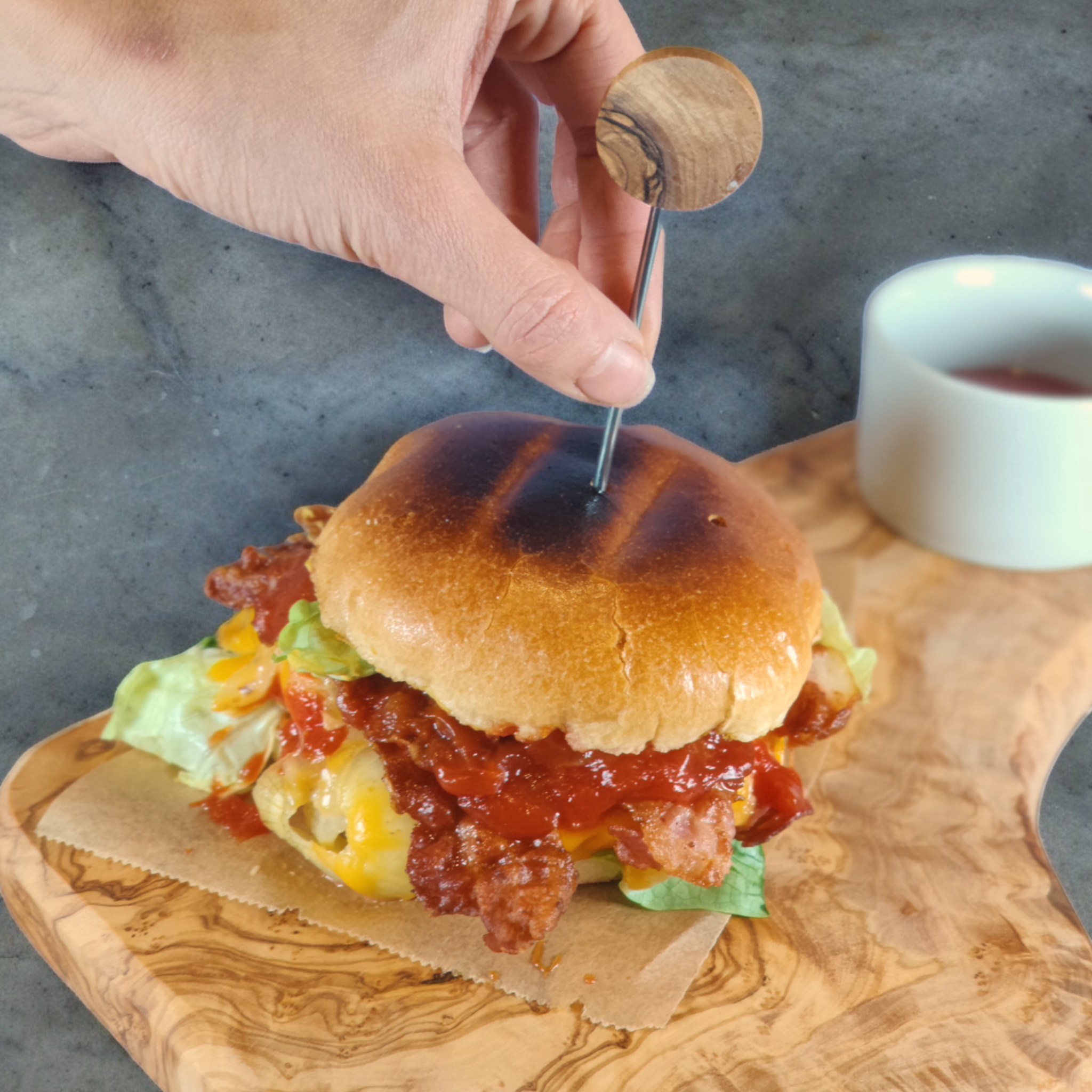 Personalisiertes Set Burgerspieße mit Gravur, rustikalem Rand und Meeres Design aus Resin