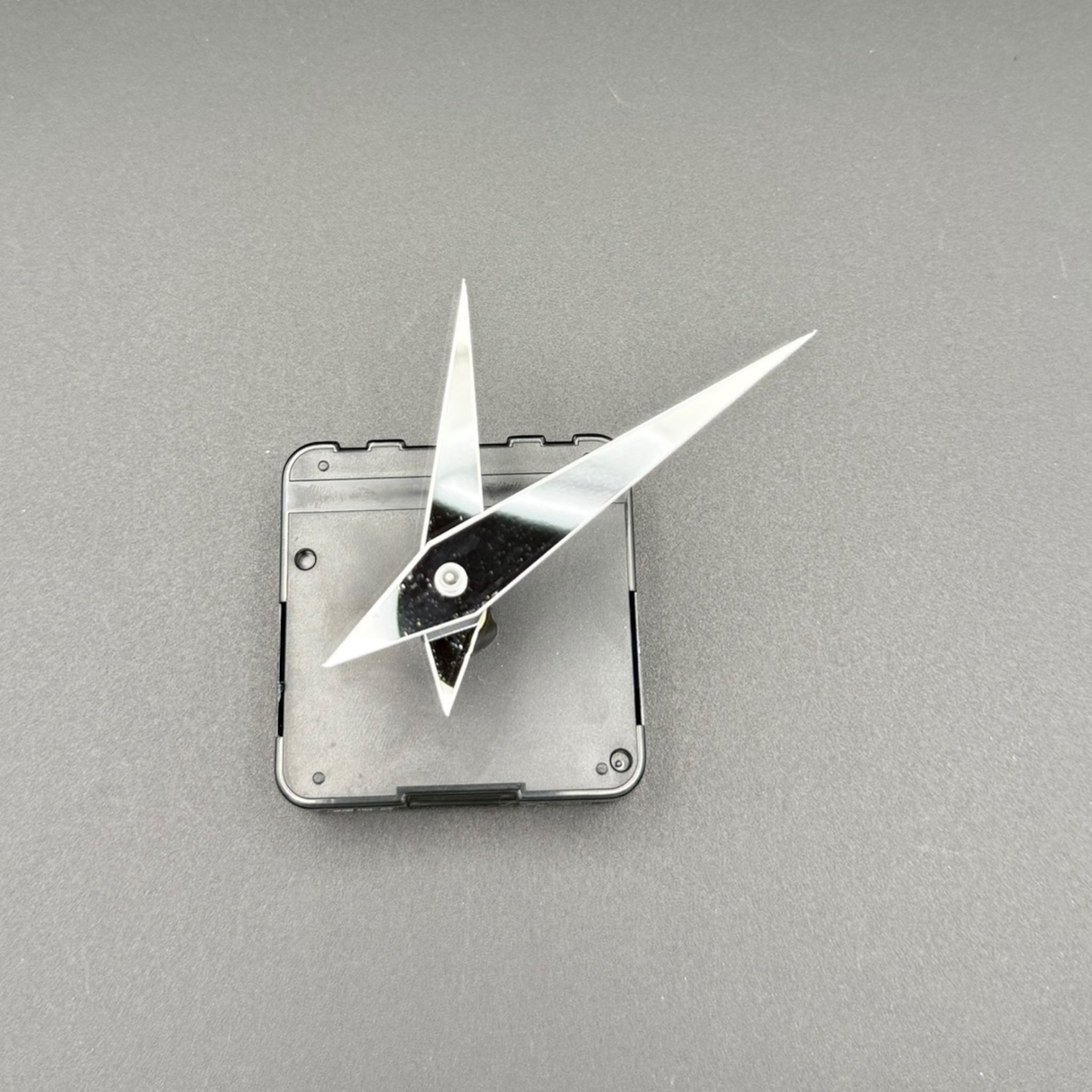 Uhrzeiger Mini Set – filigrane Form in glänzendem silber