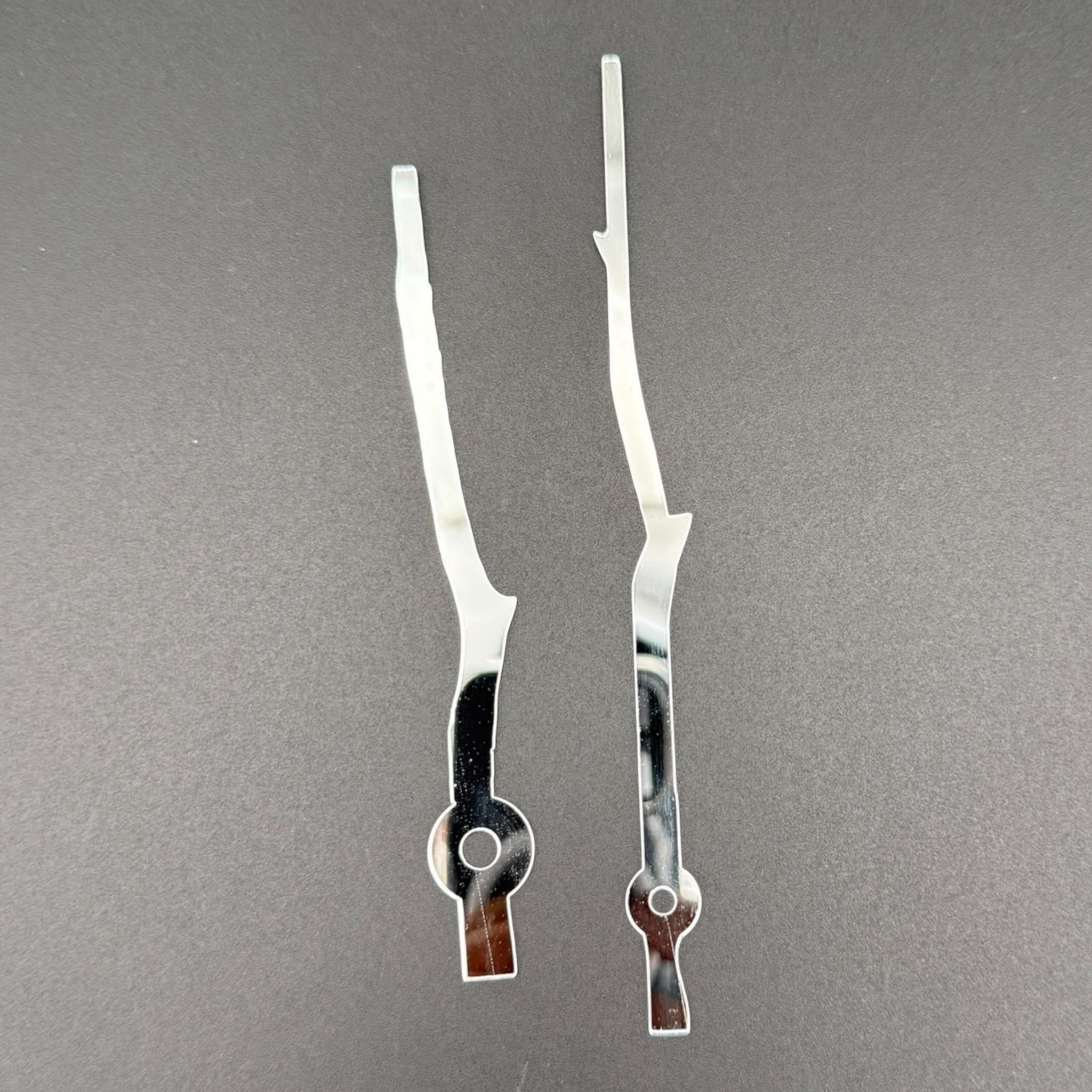 Uhrzeiger im Zweig-Look – Woody Design aus Acryl