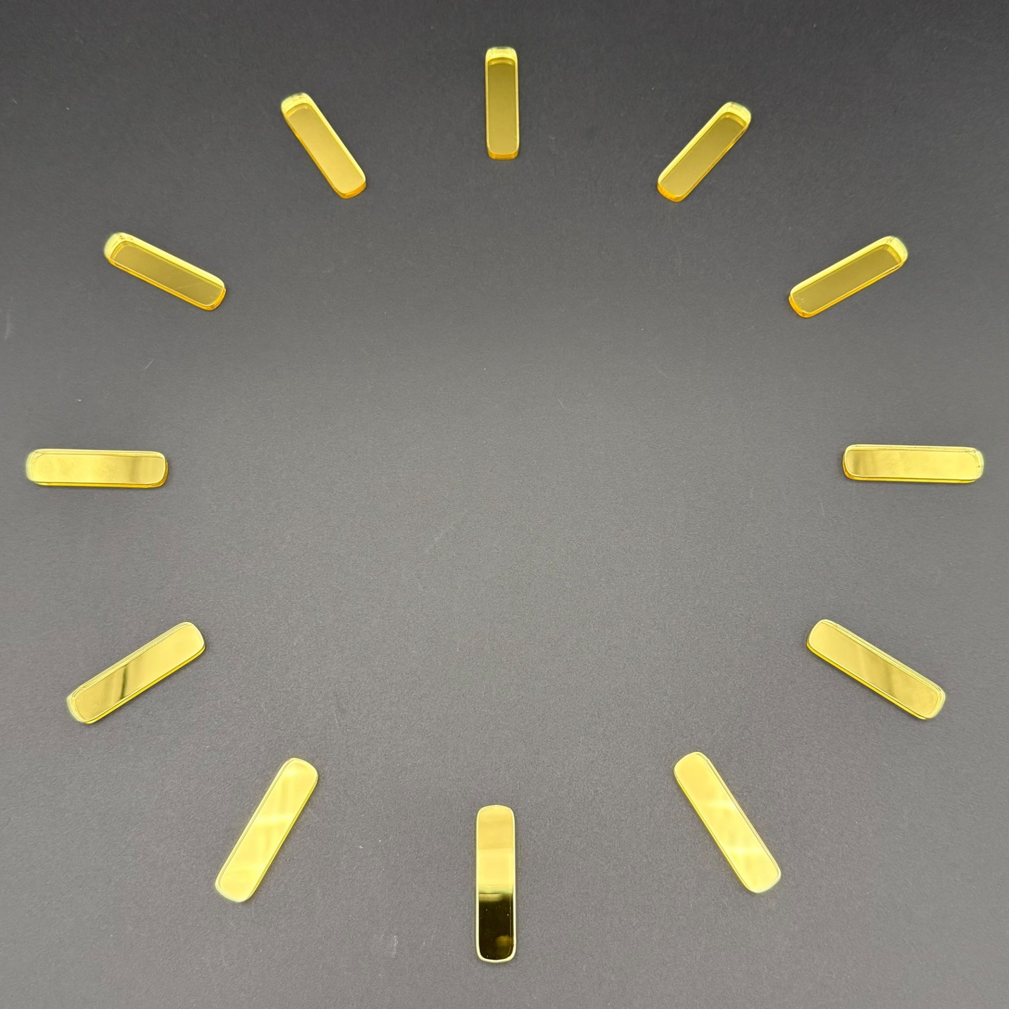 Spiegelacryl-Striche – Breite Marker für modernes DIY Ziffernblatt