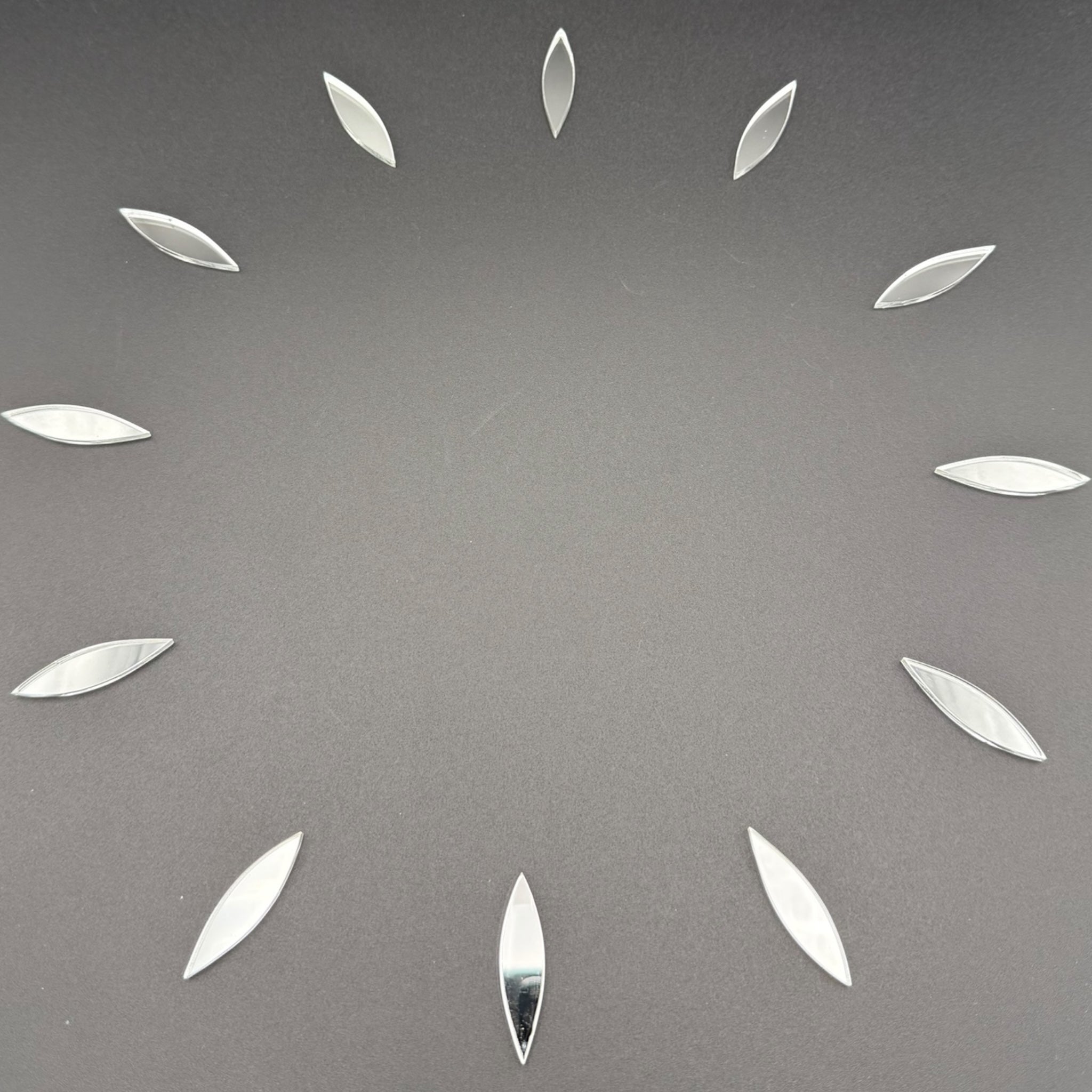 Ziffernblatt-Deko Leaf Lines – 12 elegante Elemente