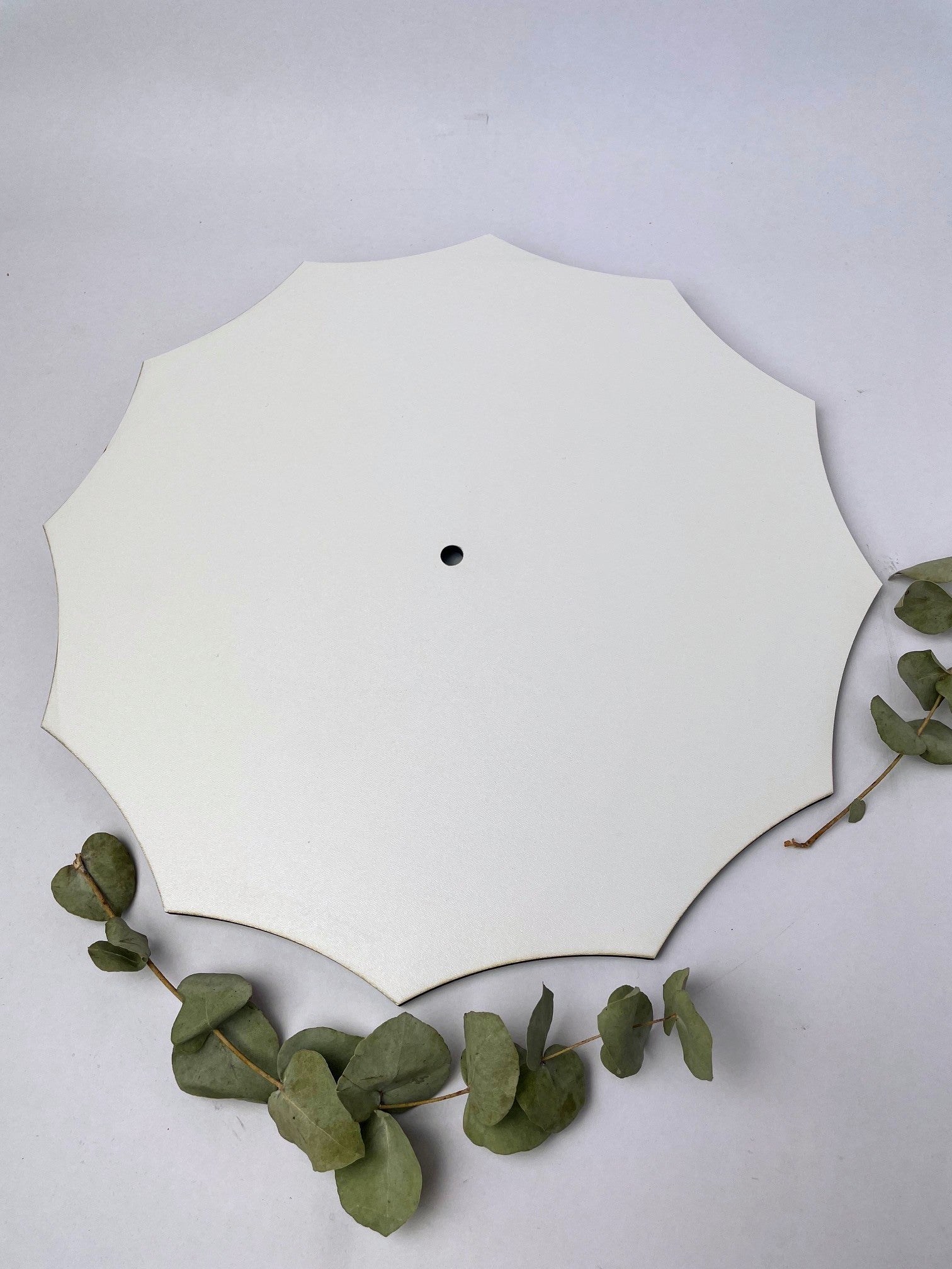 Artboard Uhr Polygon