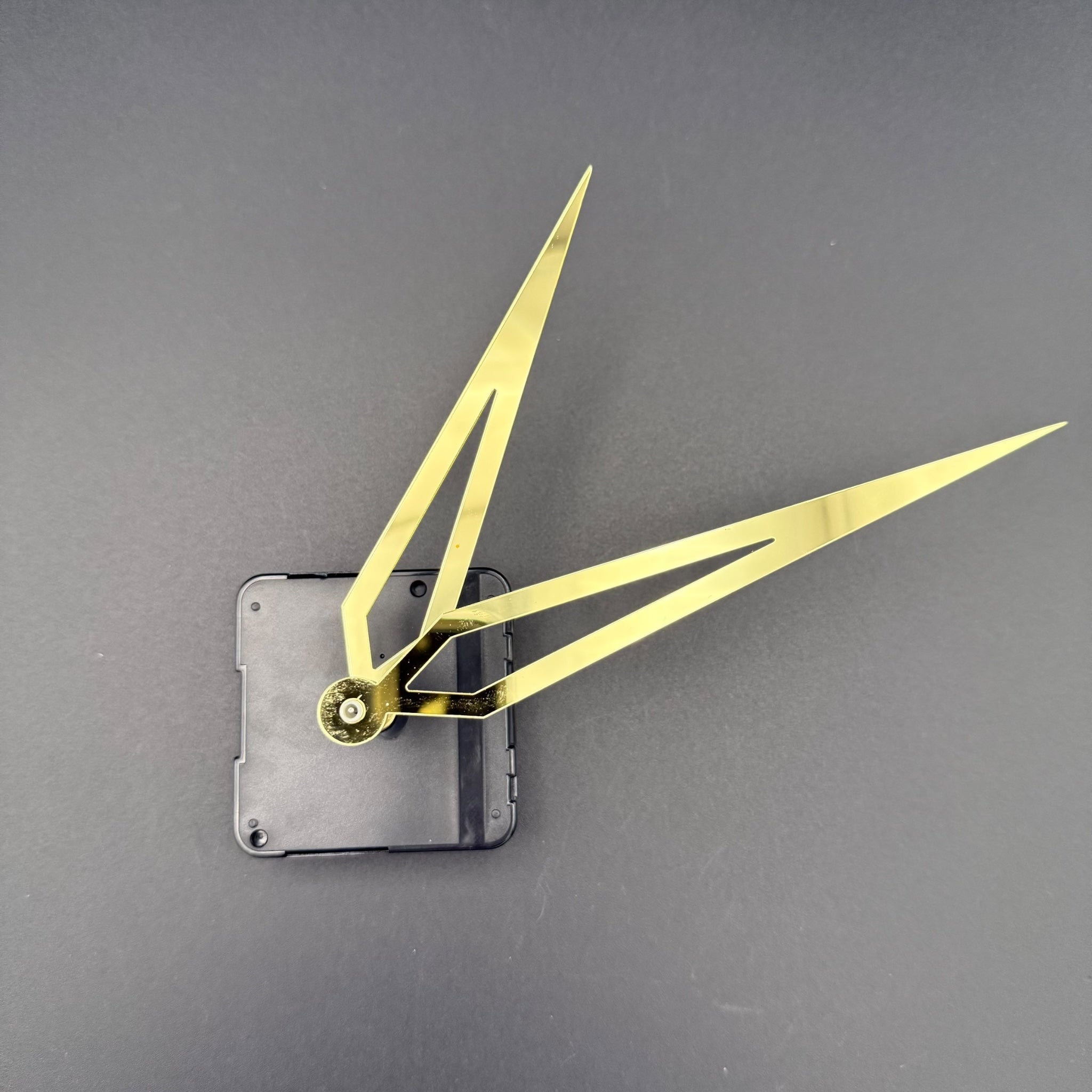 DIY Uhrzeiger Set – Modell „Arrow Big“ – modern & elegant